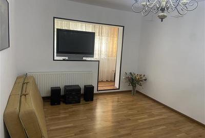 Apartament 3 camere , strada Bucegi - Policlinica 2,   etaj 1 3 , decomandat , i - 2