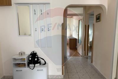 Apartament cu 3 camere de închiriat în zona Dacia - 9