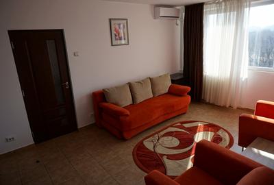 Apartament cu 2 camere semidecomandat, mobilat în Tineretului