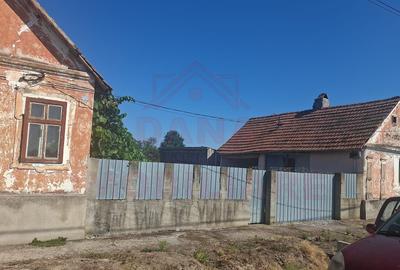 GHERTENIȘ\ CASĂ 3 CAMERE  TEREN 4636 MP\ COMISION 0% - 14