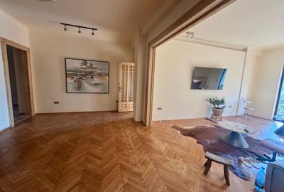Apartament cu 5 camere decomandat în Cișmigiu