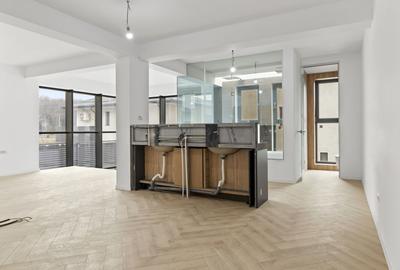 Vilă cu Design Distinct și Locație Excelentă - 45