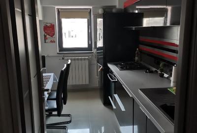 Apartament cu 3 camere decomandat, mobilat în Tomis III
