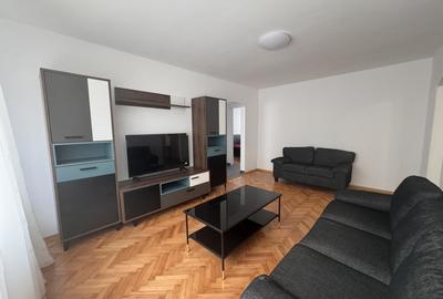 Apartament cu 3 camere semidecomandat, mobilat în Sălăjan