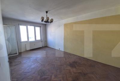 Apartament cu 3 camere decomandat în Complex Studențesc