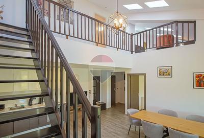 Apartament cu 6 camere semidecomandat, mobilat în Poiana Brașov