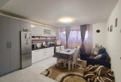 Apartament cu 3 camere semidecomandat în Florești