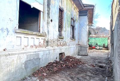 Parcul Cismigiu vila (de renovat), singur curte si  cu teren mare - 8