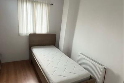 Garsonieră decomandată, mobilată în Nicolina