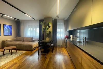 Apartament cu 2 camere, mobilat în Tractorul