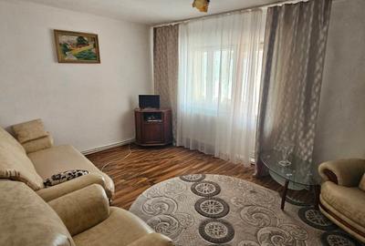 Apartament cu 2 camere decomandat în Poarta 6