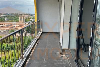 Apartament cu 2 camere decomandat în Far