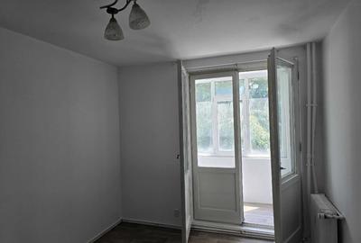 Apartament 3 camere metrou Gorjului bloc 1969 necesită renovare completa - 2