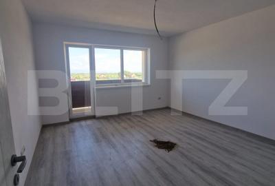 Apartament cu 3 camere decomandat în Sânpetru