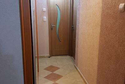 Inchiriez ap.4 camere decomandat, centrala proprie - la 5 min. de metrou Pacii - 8