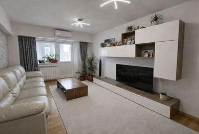 Apartament cu 3 camere decomandat, mobilat în Decebal