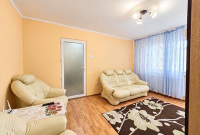 Apartament cu 3 camere semidecomandat în Viziru 1