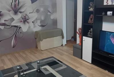 Apartament cu 3 camere semidecomandat, mobilat în Alexandru cel Bun