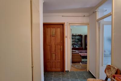 Apartament 2 camere de vanzare in zona Far, comision 0% - 9
