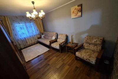 Apartament cu 3 camere decomandat, mobilat în Galata