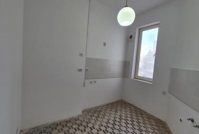 SPATIU DE INCHIRIAT - PIATA ROMANA - 4