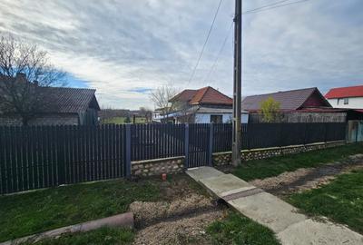 Casă individuală cu 6 camere în Ștefănești