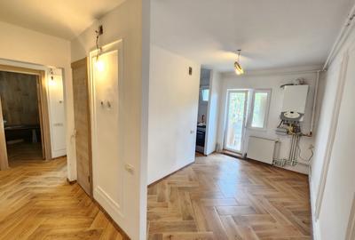 Vand apartament  2 camere decomandat zona Lunei 56mp - 1
