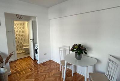 Universitate METROU, et.5/8,mobilat,utilat complet,renovat,amenajat,balcon,AC. - 3