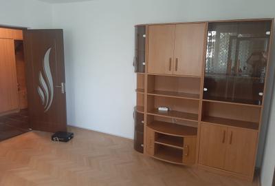Apartament cu 2 camere semidecomandat în Titan