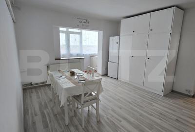 Apartament cu 3 camere semidecomandat, mobilat în Soarelui