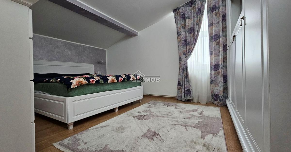 Casă 226 mp cu 5 camere în zona Micro 3, Târgoviște preț 320.000