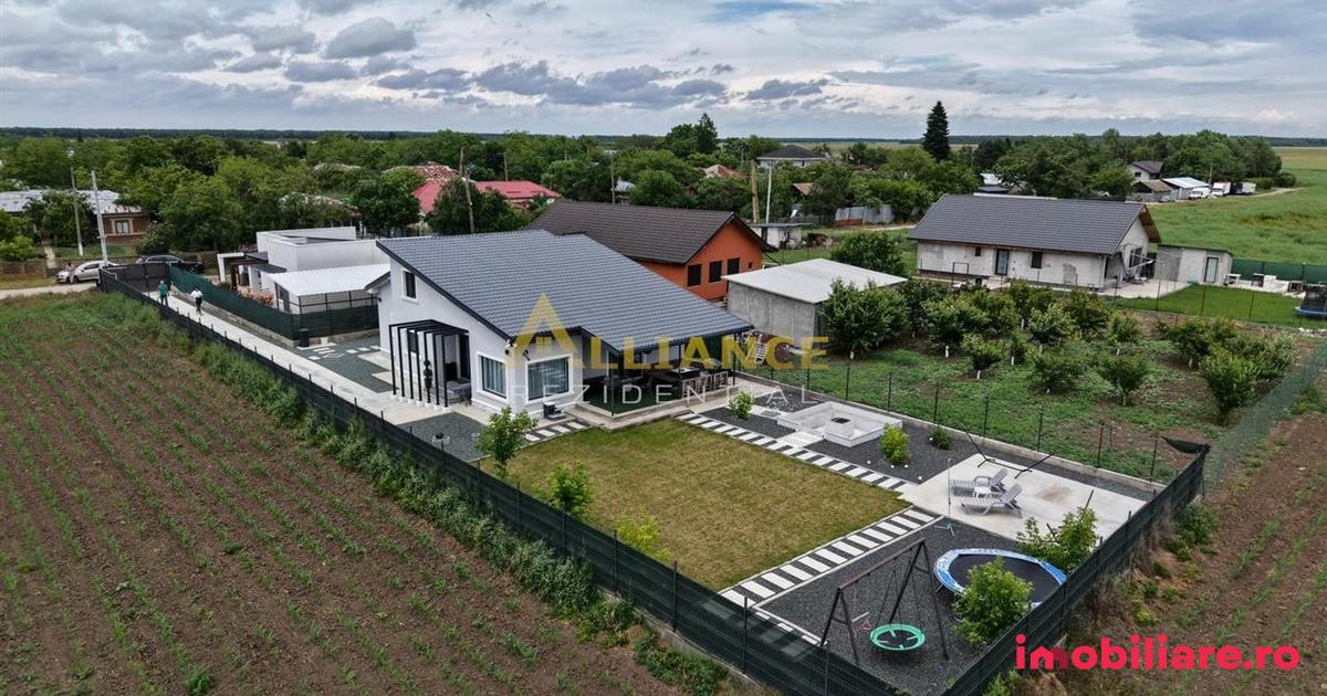 Casă individuală 190 mp cu 4 camere în Frumușani preț 185.000