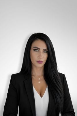 Laura Dobra