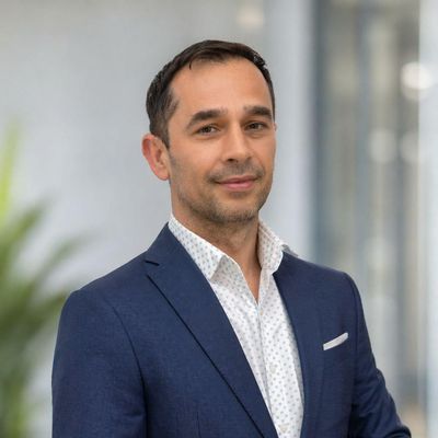 XT  - Connecting real estate & finance
