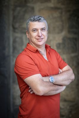 DECENT REAL ESTATE S.R.L