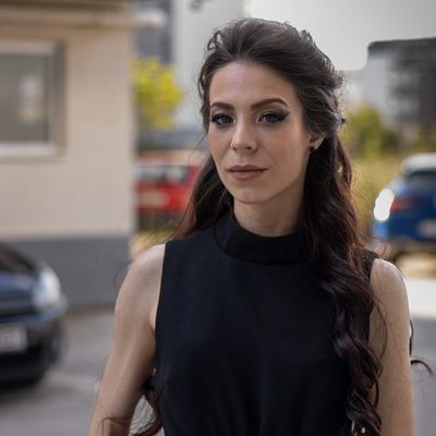 Laura 3005