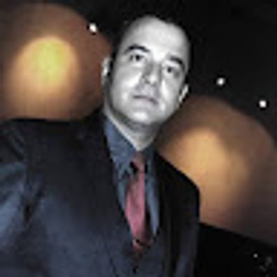 Constantin si Ava Trading