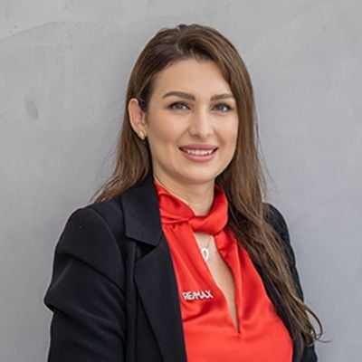  Laura Bud