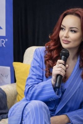  Alexandra Munteanu