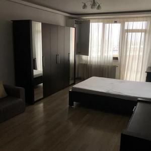 Garsonieră în 13 Decembrie