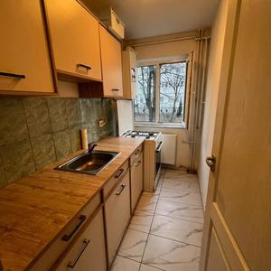 Apartament cu 3 camere decomandat în Circumvalațiunii