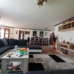 Casă cu 4 camere în Ibănești