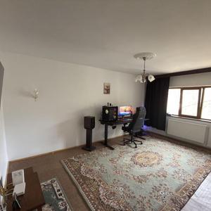 Apartament cu 3 camere decomandat în Piața Centrală