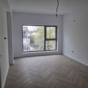 Casă cu 4 camere în Domnești