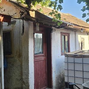 Casă individuală cu 5 camere cu Teren 1292 Mp în Peretu