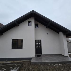 Casă cu 3 camere în Central