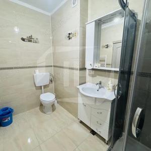 Apartament cu 3 camere semidecomandat, mobilat în Iris