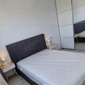 Apartament cu 2 camere decomandat în Tractorul