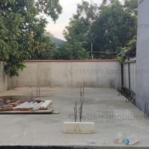 Teren de 222 mp, în Central