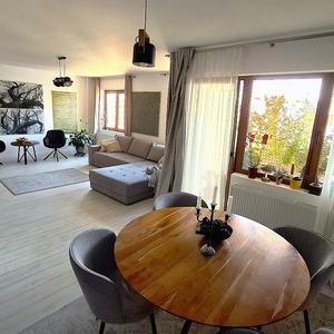 Apartament cu 3 camere decomandat în Torontalului